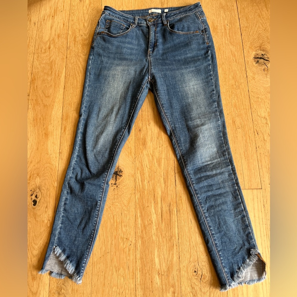 a love a Hi Waisted Raw Hem Straight Jeans 29 8